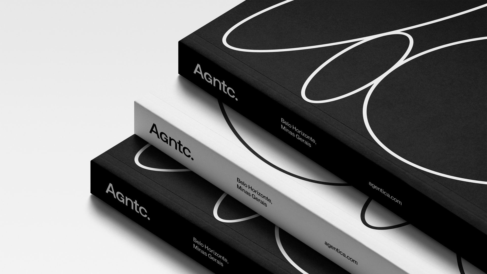 Publicações da Agêntica com grafismos