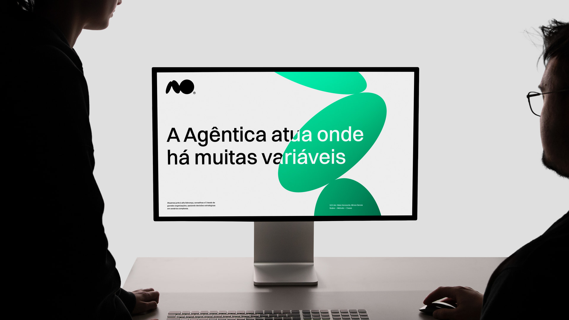 Apresentação da Agêntica em monitor
